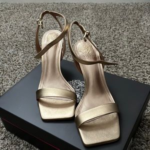 Vince Camuto Saprenda Sandal Egyptian Gold Size 8